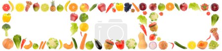 Foto de Marcos de recolección de frutas, verduras y bayas aisladas sobre fondo blanco - Imagen libre de derechos