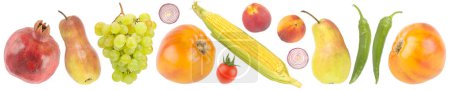 Téléchargez les photos : Délicieux fruits et légumes isolés sur fond blanc. - en image libre de droit