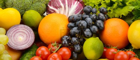 Foto de Primeros planos de verduras y frutas frescas. Contexto - Imagen libre de derechos