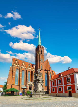 Téléchargez les photos : Vue sur la cathédrale Jean-Baptiste de Wroclaw - en image libre de droit