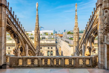 Téléchargez les photos : Terrasses sur le toit de la cathédrale de Milan, Lombardie, Italie - en image libre de droit