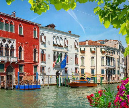 Téléchargez les photos : Bateaux à Venise sur le Grand Canal, Italie - en image libre de droit