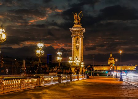 Pont d'Alexandre III la nuit
