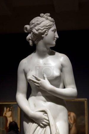 Foto de MILÁN, ITALIA - Junio 2020: Venere (Venus), 1817-1820, obra maestra del escultor Antonio Canova - Imagen libre de derechos
