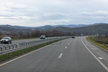 Téléchargez les photos : Autoroute A2 serbe de Belgrade à aak alias Milos Veliki - en image libre de droit