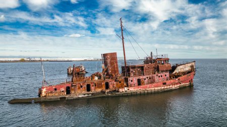 Téléchargez les photos : Navires abandonnés du cimetière du remorqueur, Arthur Kill Staten Island, New York - en image libre de droit
