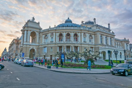 Téléchargez les photos : ODESSA, UKRAINE - 28 avril 2019 : Opéra et théâtre de ballet d'Odessa - en image libre de droit