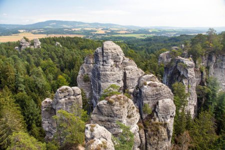Foto de Hruboskalske skalni mesto rock panorama, ciudad de piedra arenisca, Cesky raj, paraíso checo o bohemio, República Checa - Imagen libre de derechos