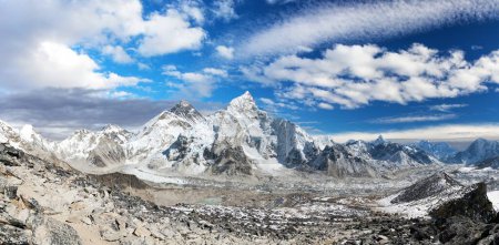 Mount Everest, himalaya, panoramic view from Kala Patthar of himalayas mountains with beautiful clouds sky and Khumbu Glacier, way to Everest base camp, Khumbu valley, Sagarmatha national park, Nepal
