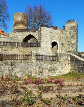 Téléchargez les photos : Château de Svojanov, République tchèque, Le château a été fondé au 13ème siècle - en image libre de droit