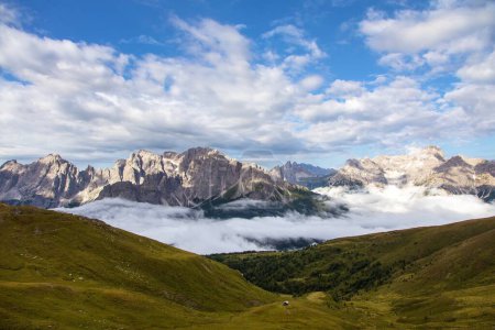 Blick auf die Sextner Dolomiten oder Sextner Dolomiten von den Karnischen Alpen, Italien