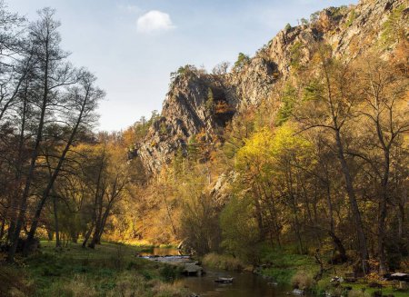 ketkovak ou Levnov et oslava (oslavka) rivière en automne, République tchèque