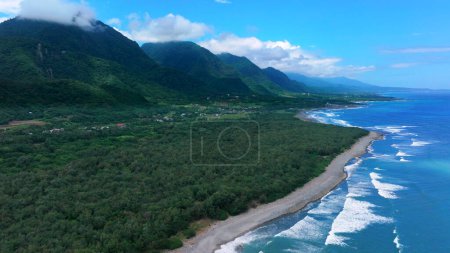 Téléchargez les photos : Vue aérienne du littoral à Taitung, Taiwan. - en image libre de droit