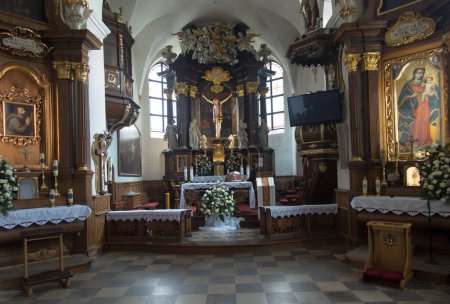 Téléchargez les photos : Wejcherowo, Pologne, 14 mai 2022 : Intérieur du Sanctuaire Notre-Dame de la Santé des Malades en Âme et Corps et Saint. Anna - Passion et sanctuaire marial - en image libre de droit