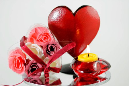 Foto de Red heart and Roses,Peace and love - Imagen libre de derechos