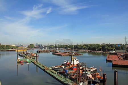 Téléchargez les photos : Hambourg ma perle, en chemin dans la zone portuaire - en image libre de droit