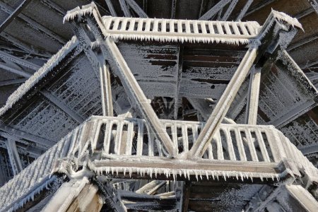 Téléchargez les photos : Détail de Tour d'Egge avec glace et neige - en image libre de droit