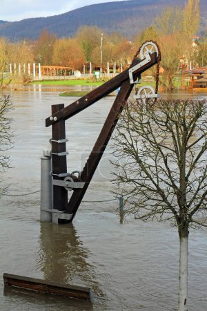 terre sous, inondation sur la promenade Weser Rinteln