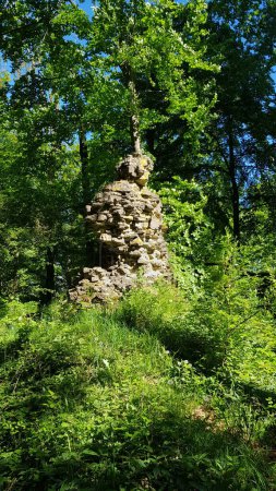 Historischer heestener grenzturm auf dem ziegenberg