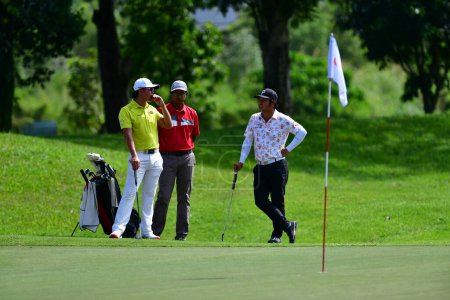 Foto de PETALING JAYA, 24 NOV: Paul San de Malasia, fotografiado durante la segunda ronda de PKNS Selangor Masters '22 en Kelab Golf Seri Selangor. Petaling Jaya, Malasia en Noviembre 24, 2022. - Imagen libre de derechos