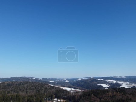Foto de Paisaje invernal en Baviera con el dron como fotografía aérea - Imagen libre de derechos