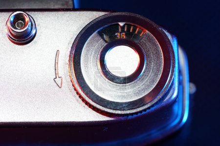 Filmtransport einer analogen Kamera                           