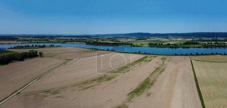 Foto de Panorama del río Danubio en Baviera cerca de la esclusa en Geisling - Imagen libre de derechos