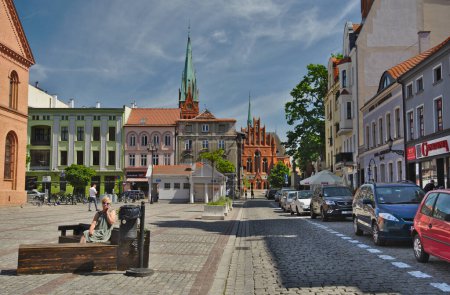 Foto de Torun, Polonia-31 de mayo de 2023: Rynek Nowomiejski. Esta es una ciudad histórica en el río Vístula en el centro-norte de Polonia y Patrimonio de la Humanidad por la UNESCO. - Imagen libre de derechos