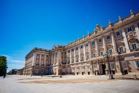 Téléchargez les photos : Palais Royal de Madrid bâtiment de Plaza de Oriente place de la ville - en image libre de droit
