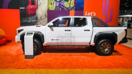 Téléchargez les photos : NEW YORK, NY, USA - 27 MARS 2024 : Le prototype Toyota Tacoma Trailhunter exposé au Salon de l'auto de NY 2024 au Jour de la presse 1 - en image libre de droit