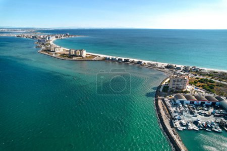 Téléchargez les photos : Crache de la ville espagnole de La Manga del Mar Menor. Murcie. Espagne - en image libre de droit