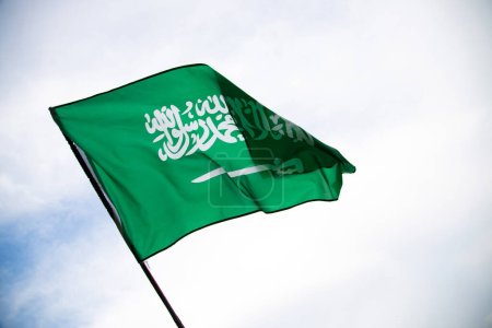 Foto de Saudi Arabia flag, Statement translation: There is no God but Allah, Muhammad is the Messenger of Allah. Use it for national day and and country national occasions. - Imagen libre de derechos