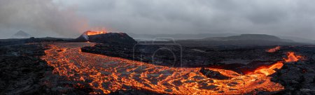 Téléchargez les photos : Belle vue aérienne panoramique du volcan actif, Litli - Hrutur, Islande 2023 - en image libre de droit