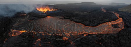 Belle vue aérienne panoramique du volcan actif, Litli - Hrutur, Islande 2023