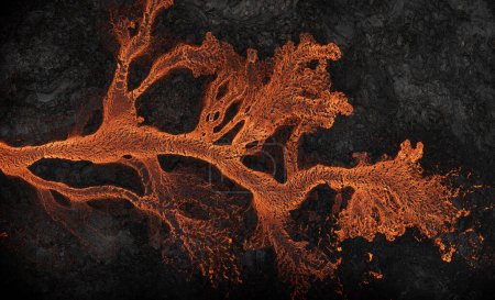 Téléchargez les photos : Vue aérienne de la texture d'un champ de lave solidifiant - en image libre de droit