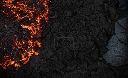 Vista aérea de la textura de un campo de lava solidificante
