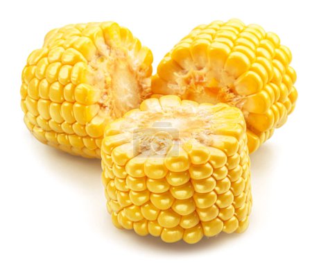 Téléchargez les photos : Morceaux d'épi de maïs ou d'épi de maïs isolés sur fond blanc. - en image libre de droit