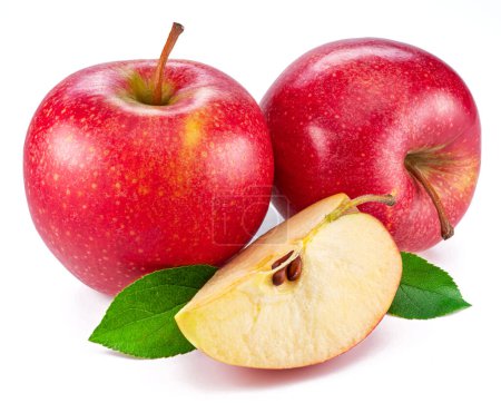 Téléchargez les photos : Pommes rouges mûres et tranches de pomme isolées sur fond blanc. - en image libre de droit