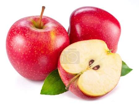 Foto de Manzanas rojas maduras y rodajas de manzana aisladas sobre fondo blanco. - Imagen libre de derechos