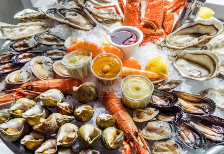 Téléchargez les photos : Assiette de fruits de mer. Nourriture délicate. - en image libre de droit