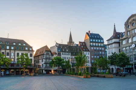 Téléchargez les photos : Kleberplatz ou Place Kleber la place centrale de Strasbourg, France. - en image libre de droit