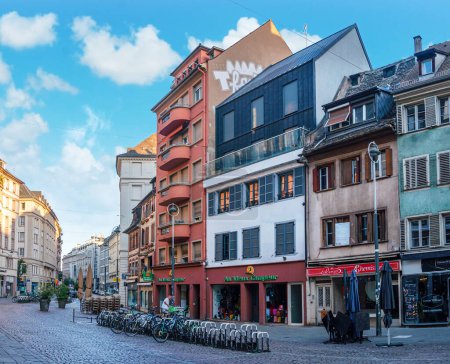 Foto de La calle del casco antiguo de Estrasburgo, La Petite France, Estrasburgo. - Imagen libre de derechos