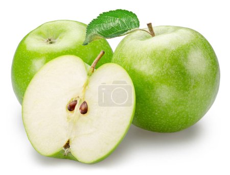 Téléchargez les photos : Deux pommes vertes avec des feuilles et la moitié de pomme verte sur fond blanc. Le fichier contient le chemin de coupe. - en image libre de droit