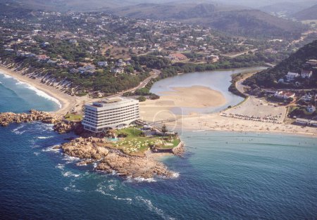 Beacon Island is situated in Plettenberg Bay in the Western Cape province of South Africa, one of the most visited of the picturesque Garden Route towns.