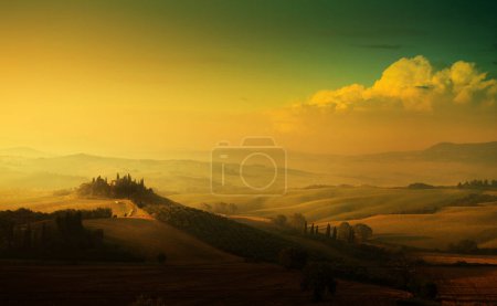 Téléchargez les photos : Beau paysage paysager italien ; Italie ; Vues sur la Toscane - en image libre de droit