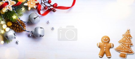 Foto de Tarjeta de felicitación de Navidad o diseño de banner de días festivos; Fondo plano de Navidad - Imagen libre de derechos