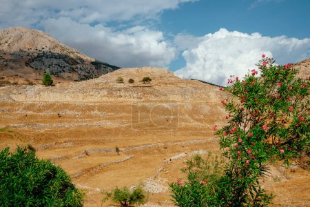 Téléchargez les photos : A view of the ruins of the acropolis of Mycenae, in Greece, in present-day Argolis, on a summer day - en image libre de droit