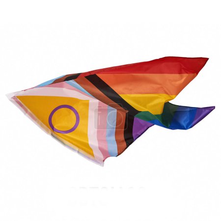 Foto de Una bandera de orgullo de progreso intersex-inclusive ondeando en el aire aislada sobre un fondo blanco, en un formato cuadrado - Imagen libre de derechos