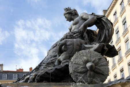 Téléchargez les photos : Fait partie de la célèbre Fontaine des Terreaux à Lyon, France - en image libre de droit