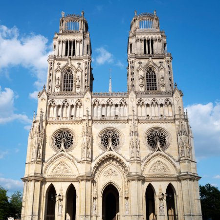 Téléchargez les photos : Entrée de la cathédrale Sainte Croix, Orlans, France - en image libre de droit